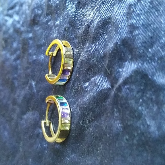 14k Gold Small Hoop Earrings - Picture 1 of 5